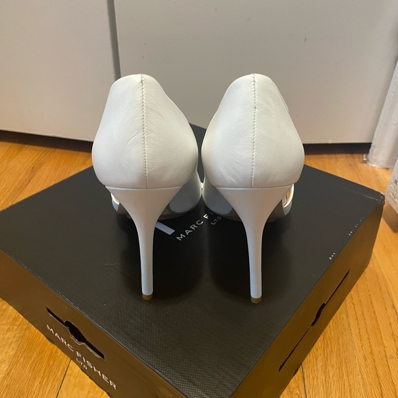 Badgley Mischka white leather stilettos size 10 - Picture 8 of 9